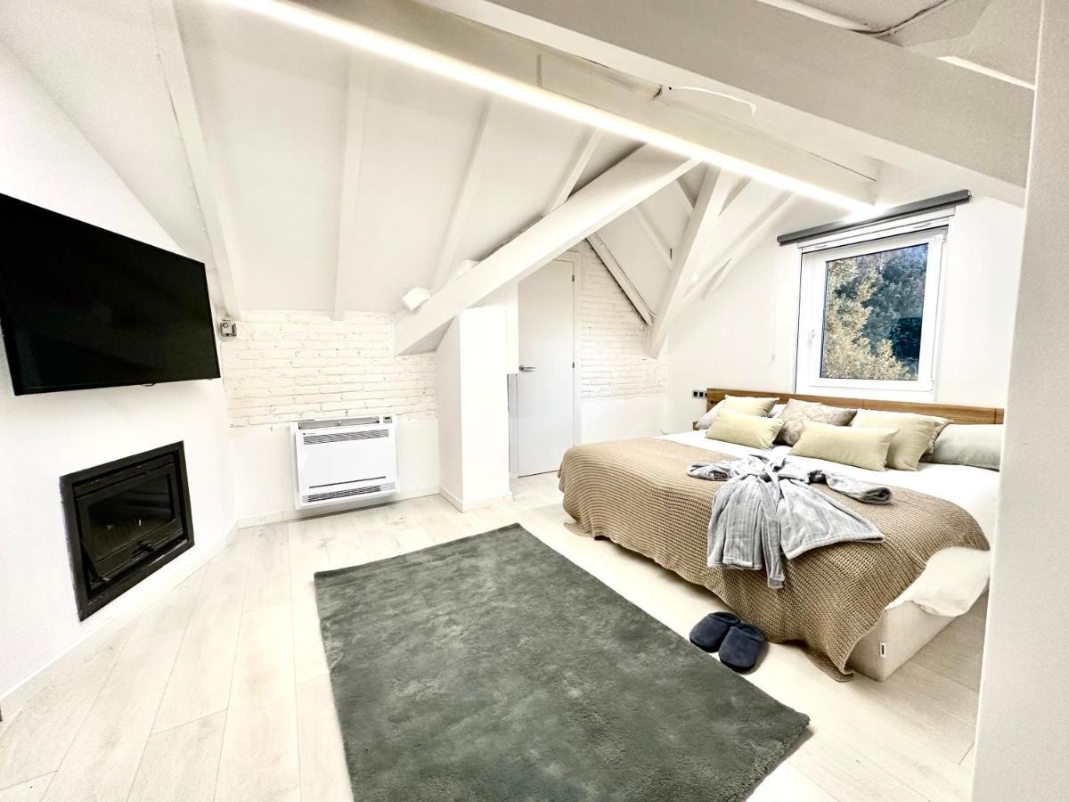 Aya House Hotel Barcelona Bagian luar foto