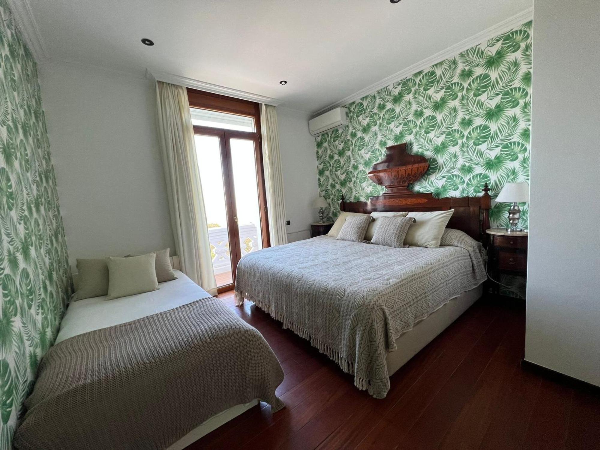 Aya House Hotel Barcelona Bagian luar foto