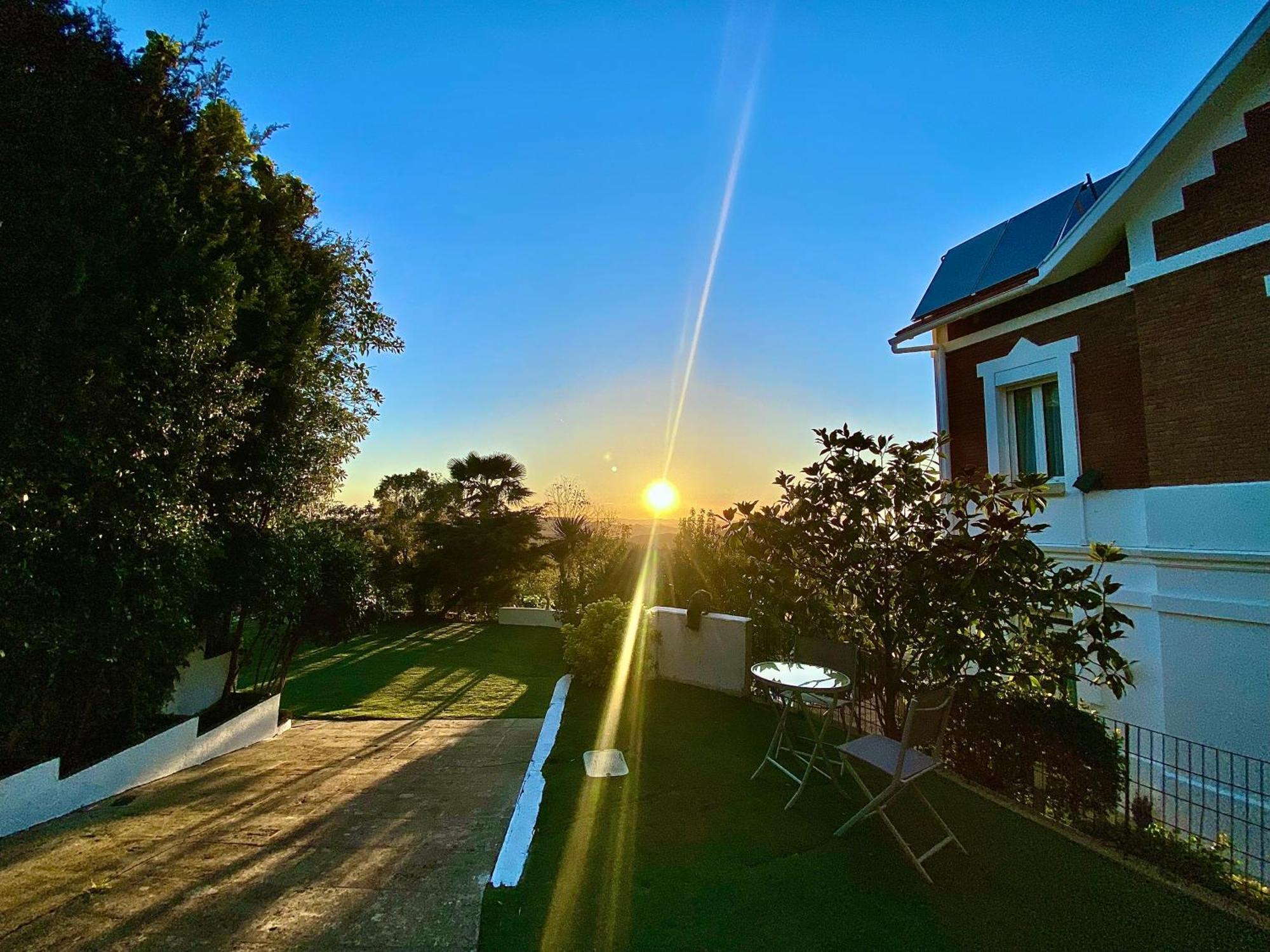 Aya House Hotel Barcelona Bagian luar foto