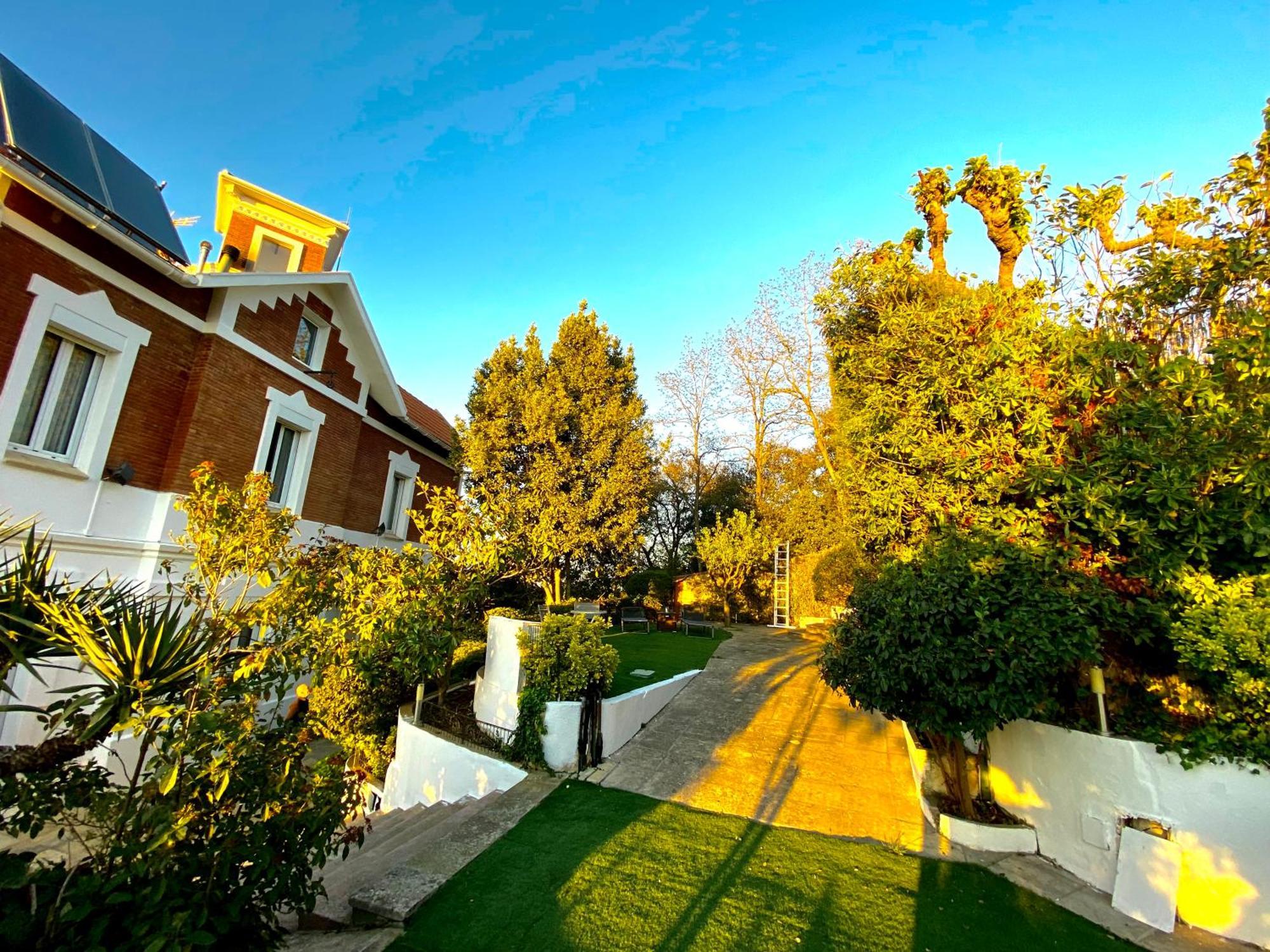Aya House Hotel Barcelona Bagian luar foto