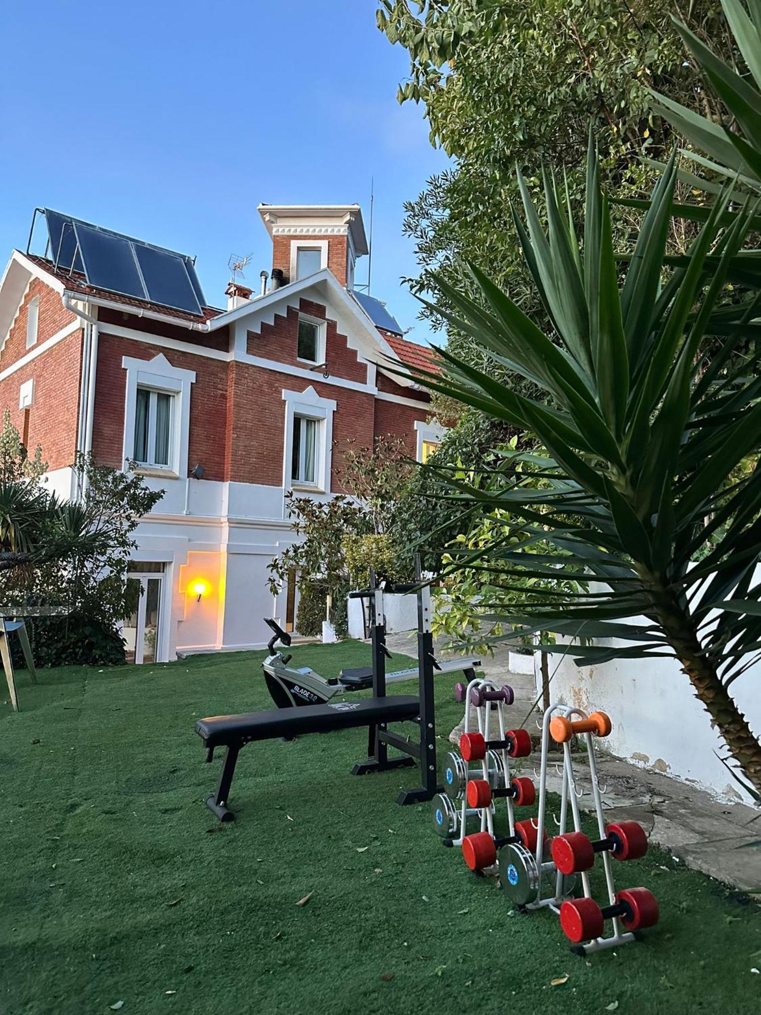 Aya House Hotel Barcelona Bagian luar foto