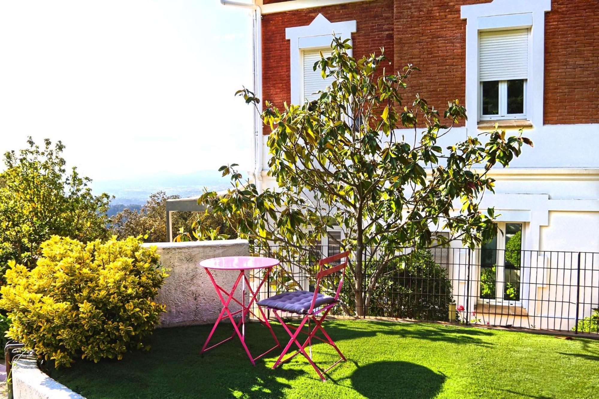 Aya House Hotel Barcelona Bagian luar foto