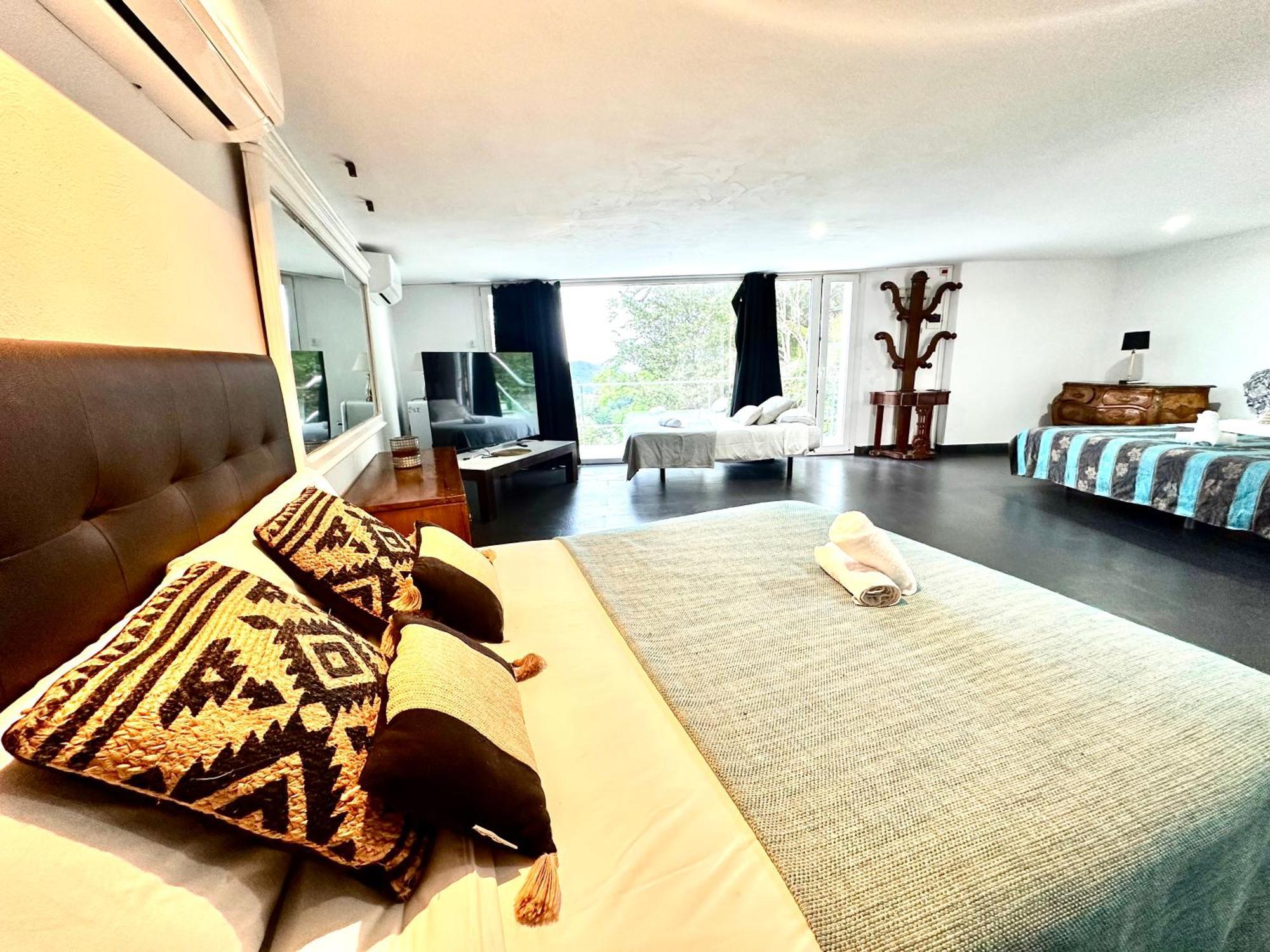 Aya House Hotel Barcelona Bagian luar foto