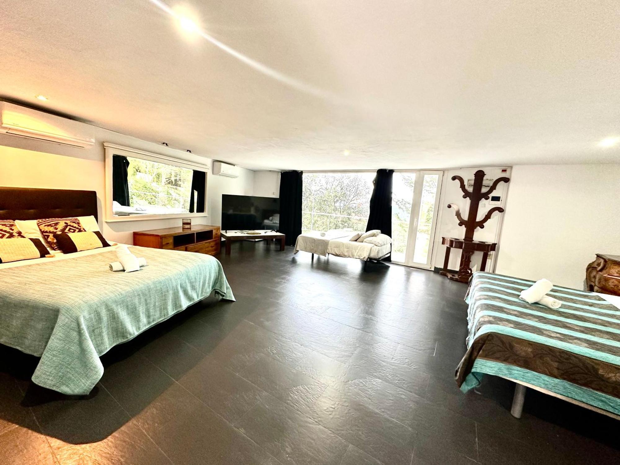 Aya House Hotel Barcelona Bagian luar foto